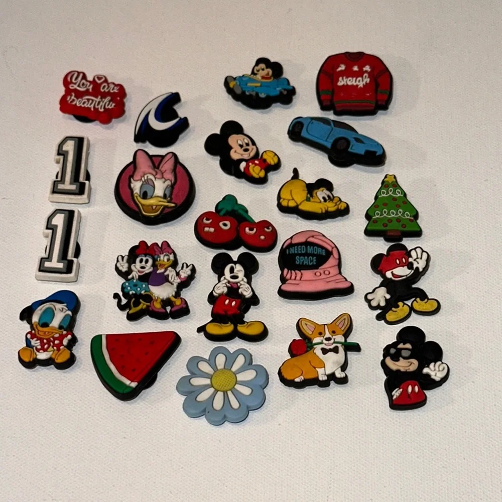 21 ASSORTED CROC CHARMS